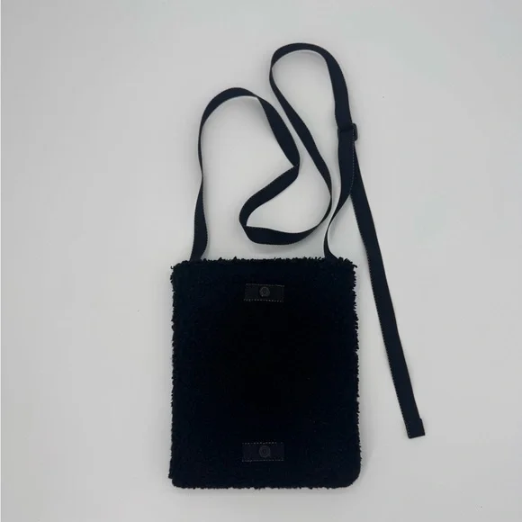 Rag & Bone Addison Fleece crossbody bag black - Picture 2 of 6